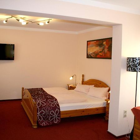 Hotel & Weinstube Restaurant Filling Frankenthal  Exterior photo