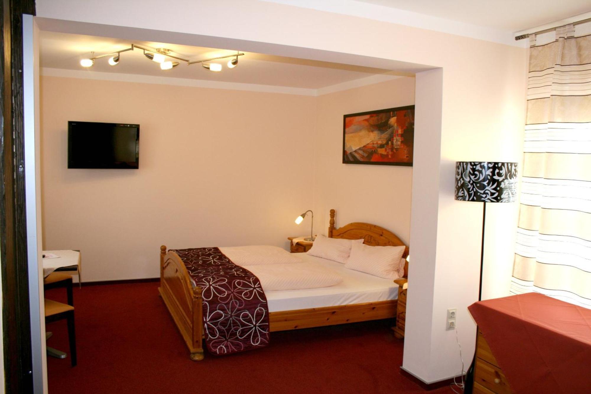 Hotel & Weinstube Restaurant Filling Frankenthal  Exterior photo